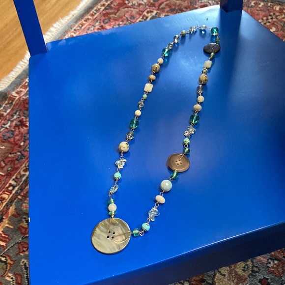 Vintage Buttons Necklace - Picture 8 of 9